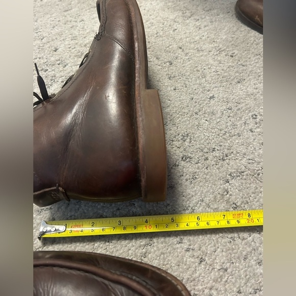 UGGS sz. 11 Mens chukka leather boots in good used condition amazing quality - Picture 14 of 14